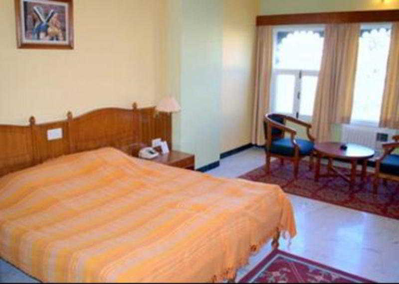 אודייפור Sarovar - Lake Facing Boutique Hotel On Lake Pichola מראה חיצוני תמונה