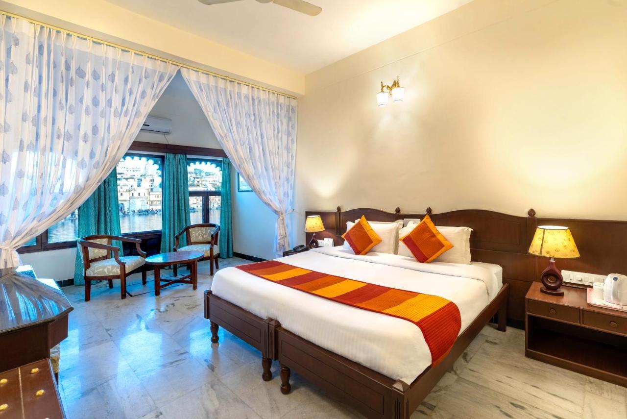 אודייפור Sarovar - Lake Facing Boutique Hotel On Lake Pichola מראה חיצוני תמונה