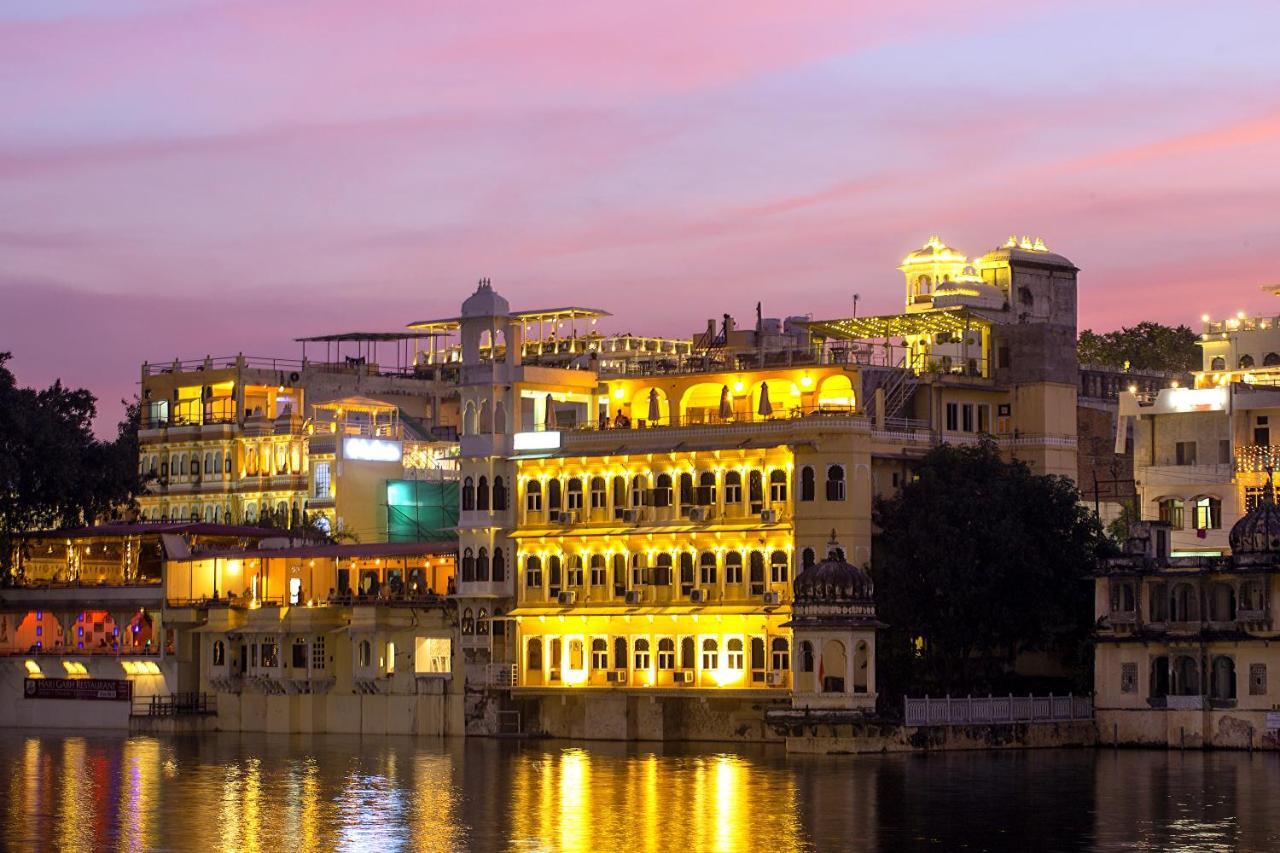 אודייפור Sarovar - Lake Facing Boutique Hotel On Lake Pichola מראה חיצוני תמונה