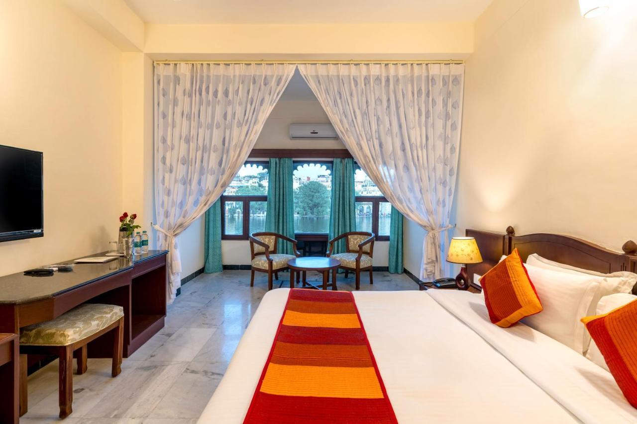 אודייפור Sarovar - Lake Facing Boutique Hotel On Lake Pichola מראה חיצוני תמונה