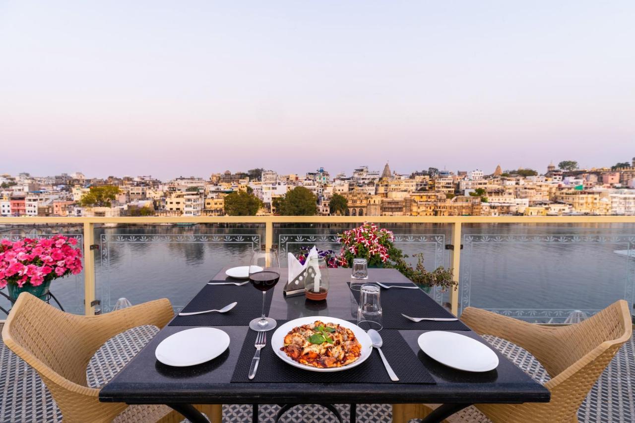 אודייפור Sarovar - Lake Facing Boutique Hotel On Lake Pichola מראה חיצוני תמונה