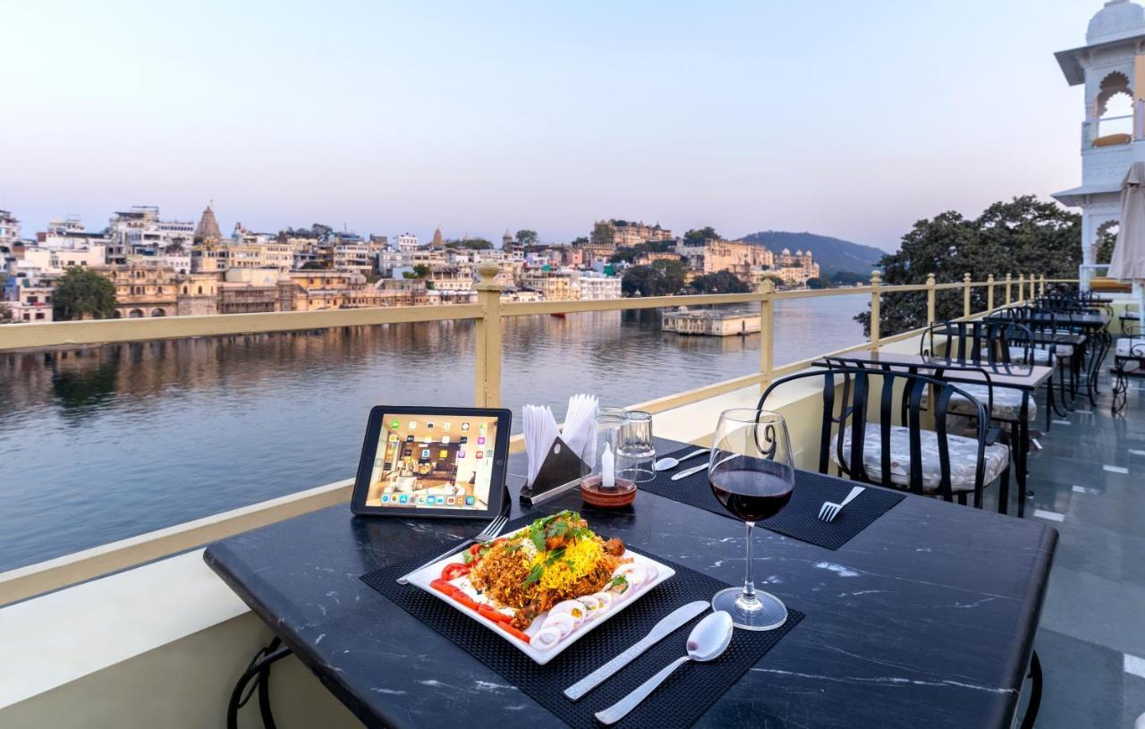 אודייפור Sarovar - Lake Facing Boutique Hotel On Lake Pichola מראה חיצוני תמונה